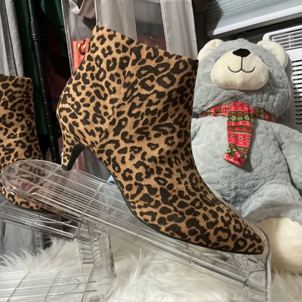 Women’s ankle booties - Picture 4 of 9